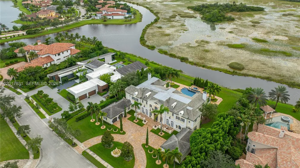 2951 Lake Ridge Ln Weston, FL 33332