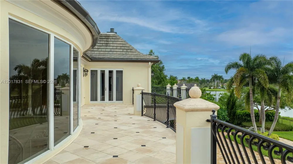 2951 Lake Ridge Ln Weston, FL 33332