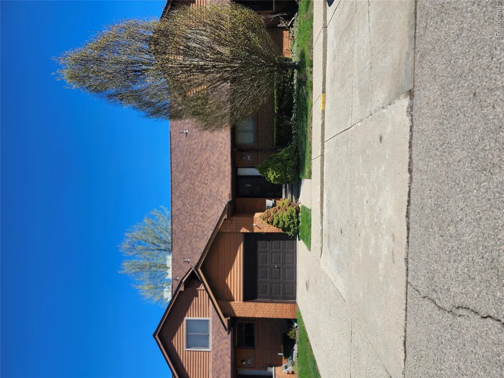 3668 Old Creek Road Troy City, MI 48084