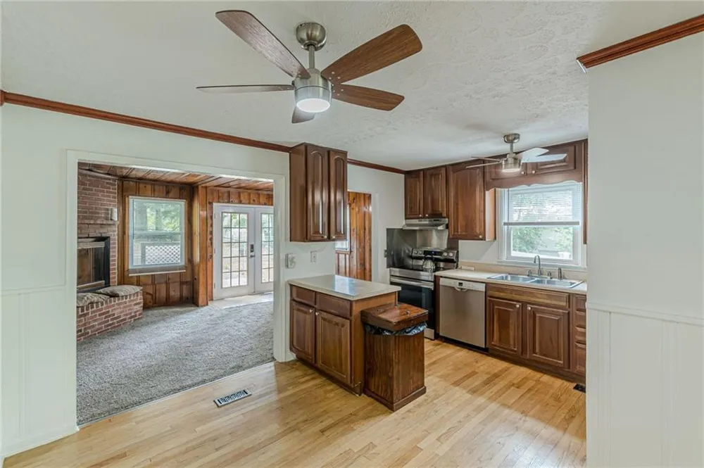 496 Radar Drive Hapeville, GA 30354
