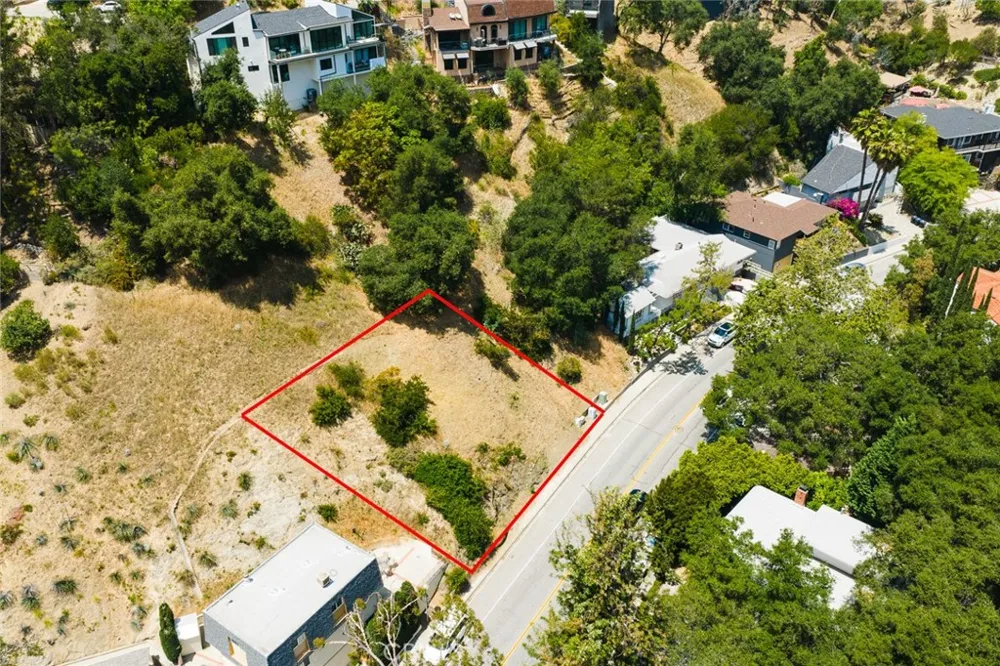 2589 E Chevy Chase Drive Glendale, CA 91206