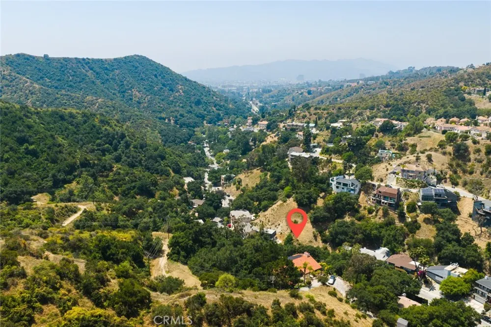 2589 E Chevy Chase Drive Glendale, CA 91206