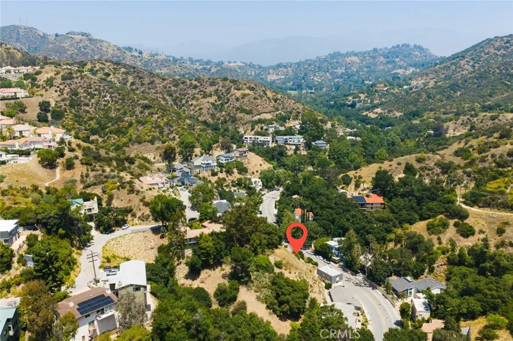 2589 E Chevy Chase Drive Glendale, CA 91206
