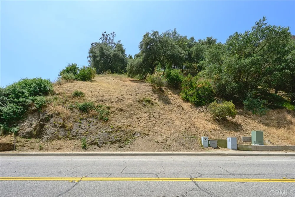 2589 E Chevy Chase Drive Glendale, CA 91206