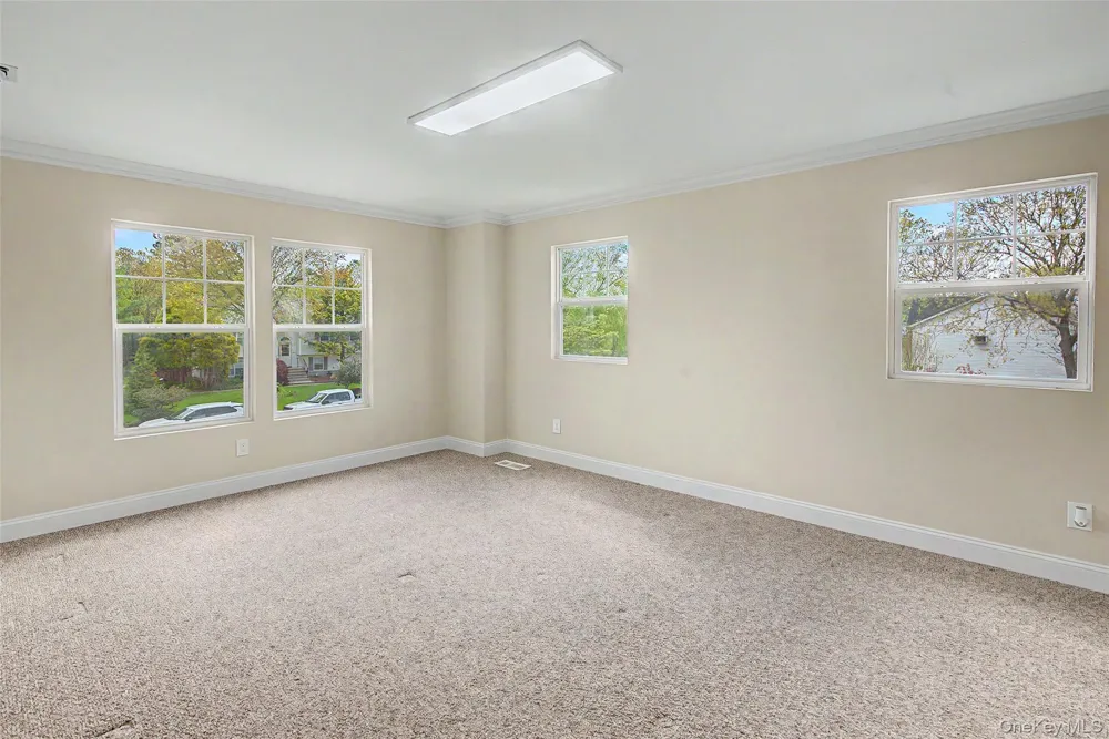 6 Lyons Lane Coram, NY 11727