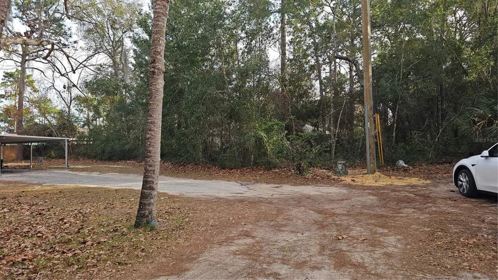 W SEVENTH AVENUE Umatilla, FL 32784