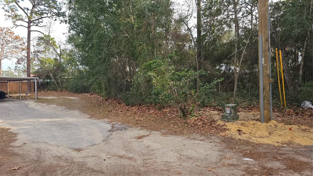 W SEVENTH AVENUE Umatilla, FL 32784