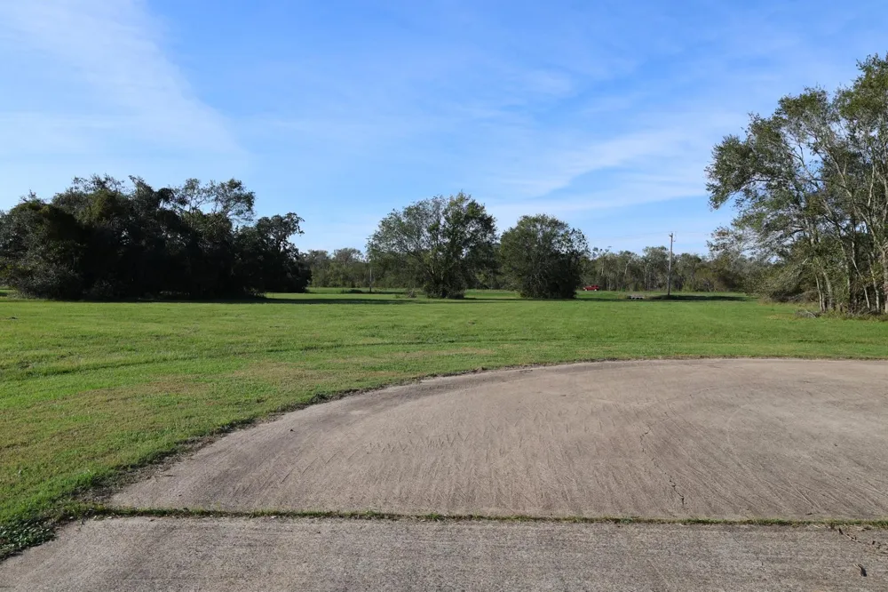 331 Green Pasture Court Angleton, TX 77515