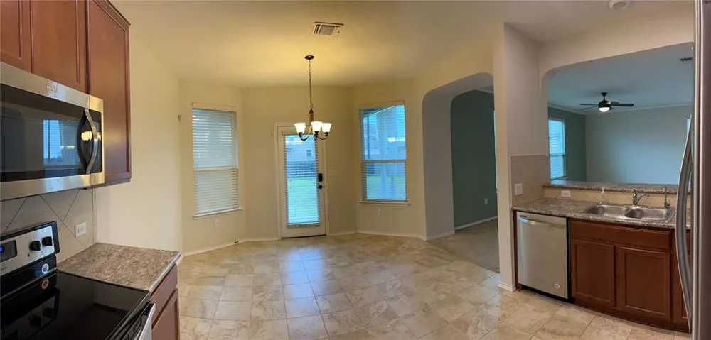 12821 Stoney Ridge Bend Del Valle, TX 78617