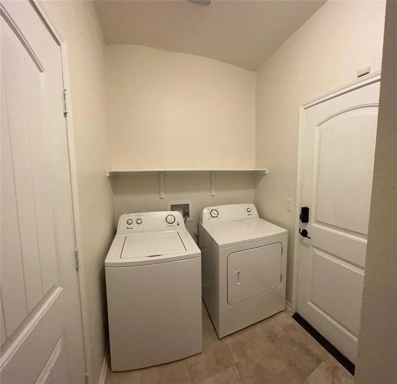 12821 Stoney Ridge Bend Del Valle, TX 78617