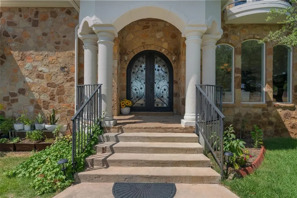 4922 Hidden Creek Lane Spicewood, TX 78669