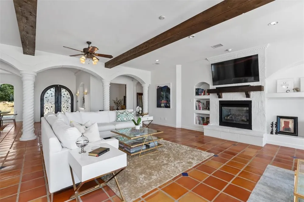4922 Hidden Creek Lane Spicewood, TX 78669