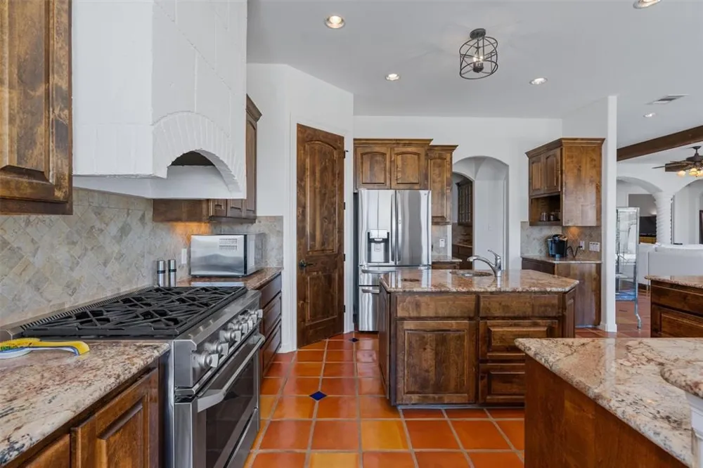 4922 Hidden Creek Lane Spicewood, TX 78669