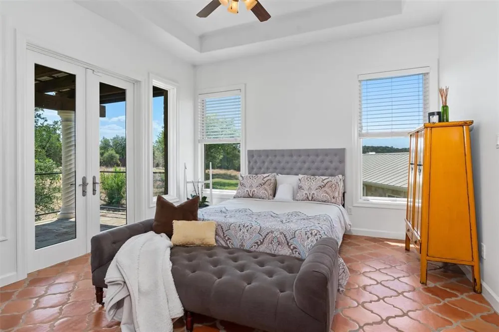 4922 Hidden Creek Lane Spicewood, TX 78669