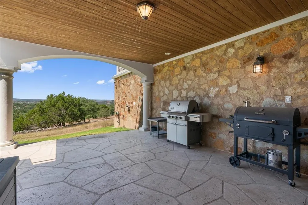 4922 Hidden Creek Lane Spicewood, TX 78669