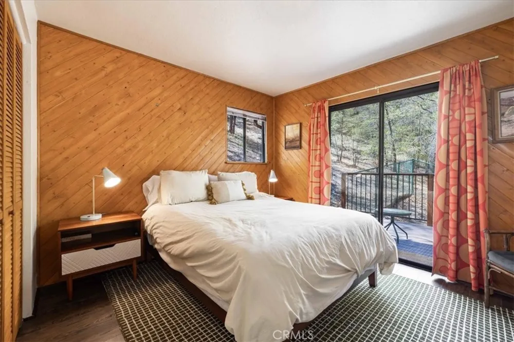 1231 Ridge Fawnskin, CA 92333