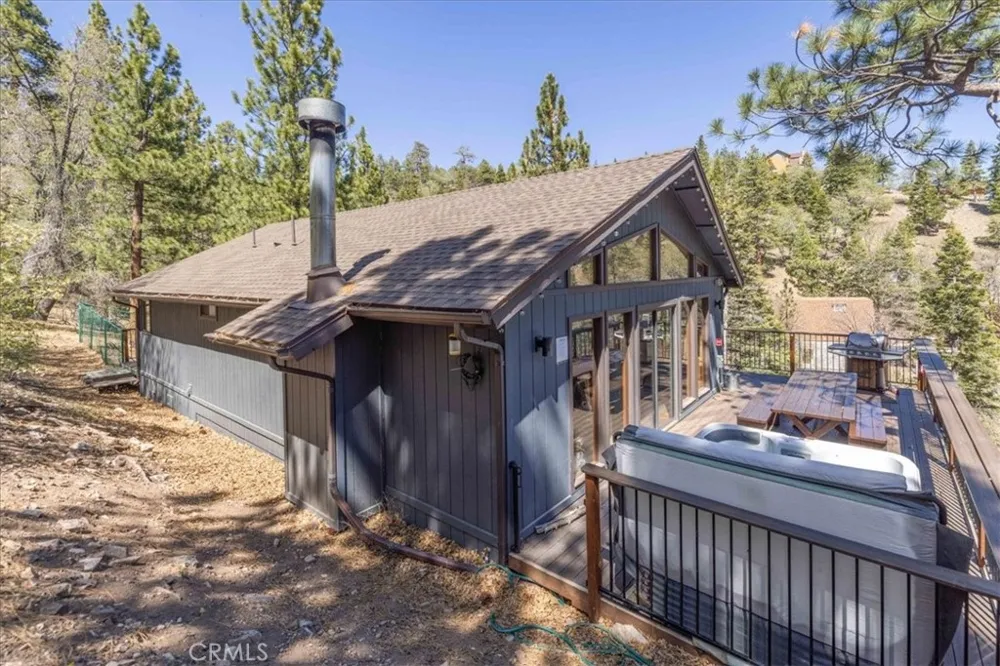 1231 Ridge Fawnskin, CA 92333