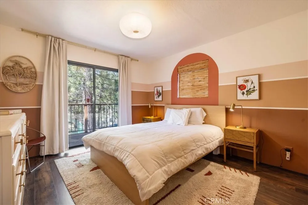 1231 Ridge Fawnskin, CA 92333