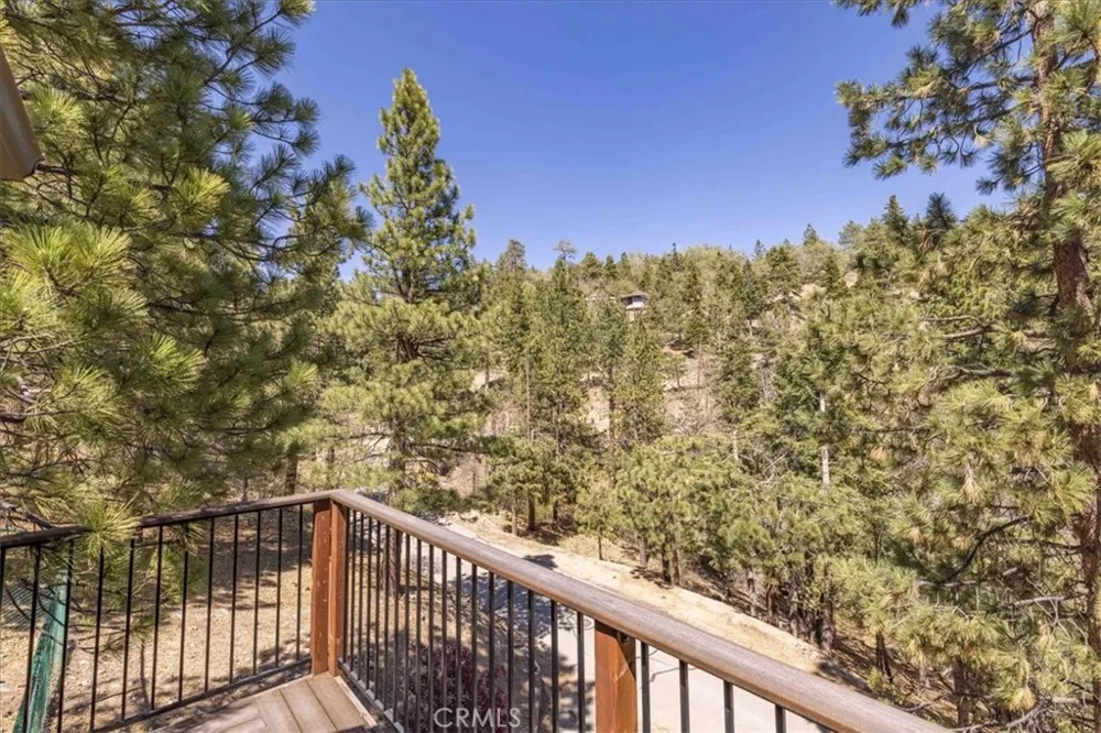 1231 Ridge Fawnskin, CA 92333