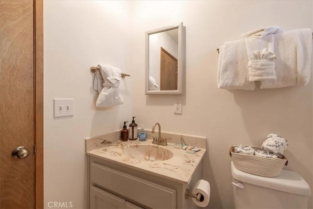 1231 Ridge Fawnskin, CA 92333