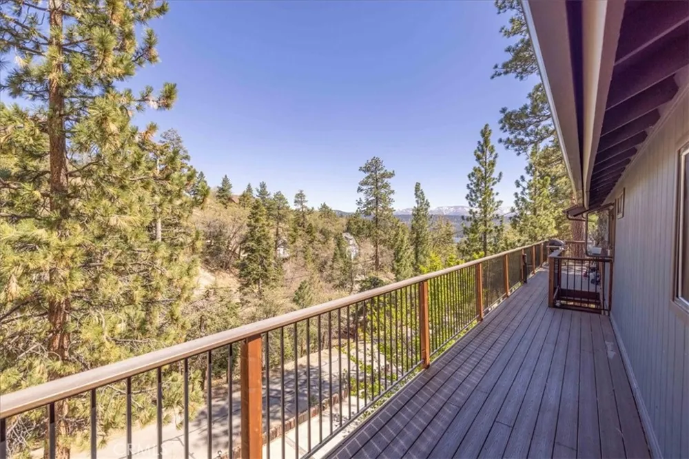 1231 Ridge Fawnskin, CA 92333