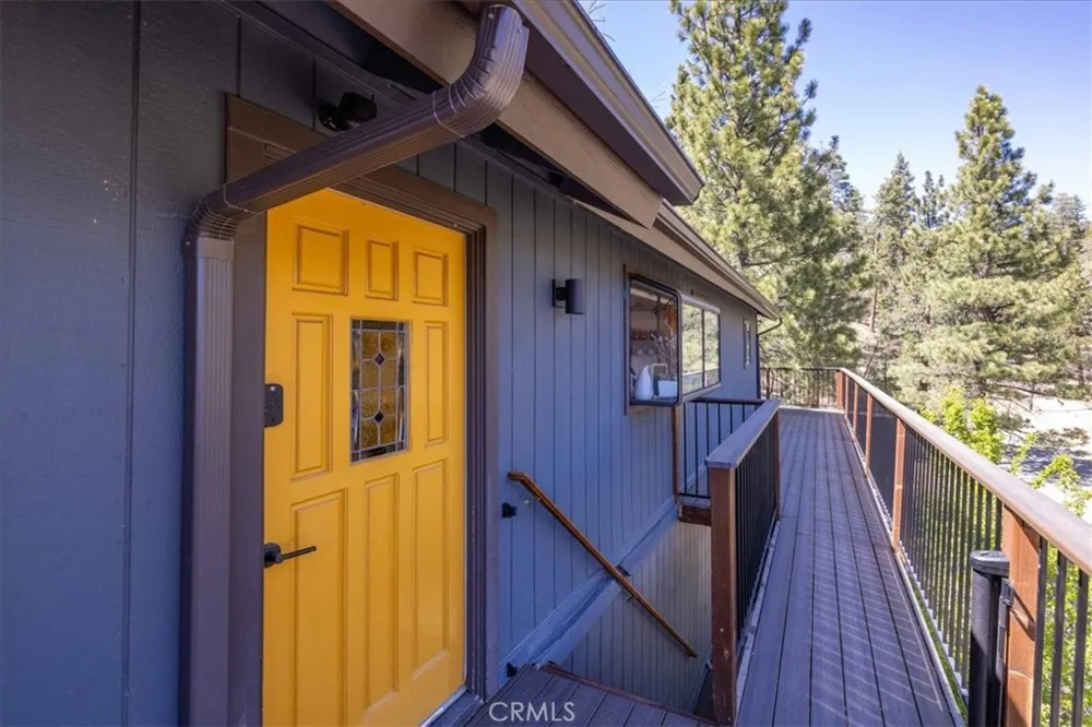 1231 Ridge Fawnskin, CA 92333