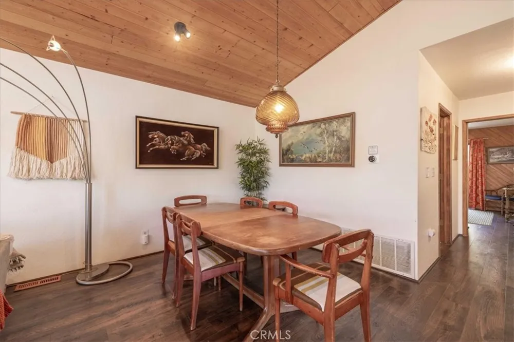 1231 Ridge Fawnskin, CA 92333
