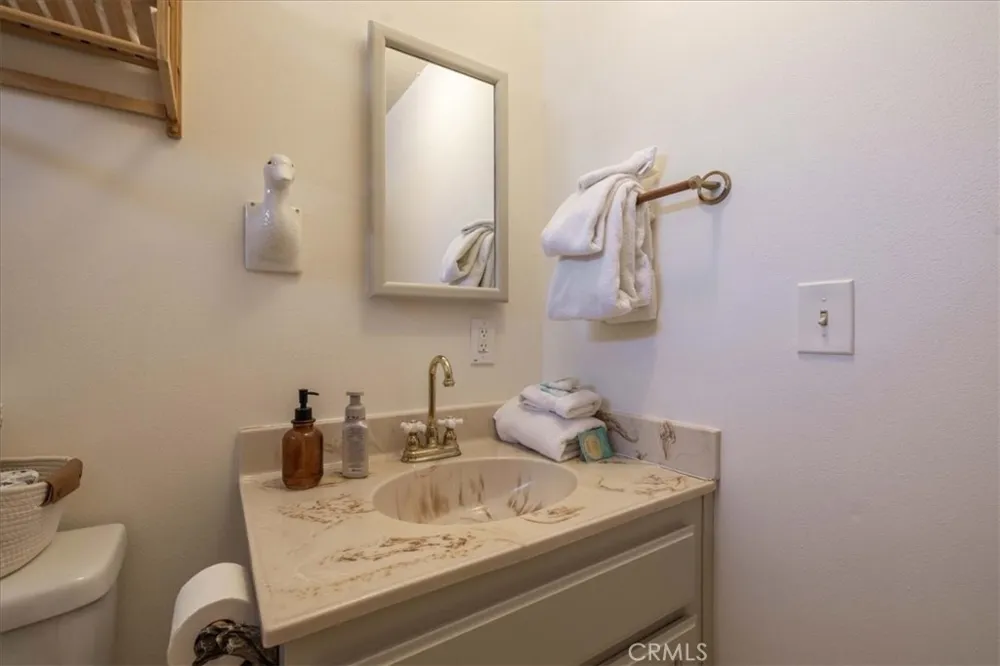 1231 Ridge Fawnskin, CA 92333