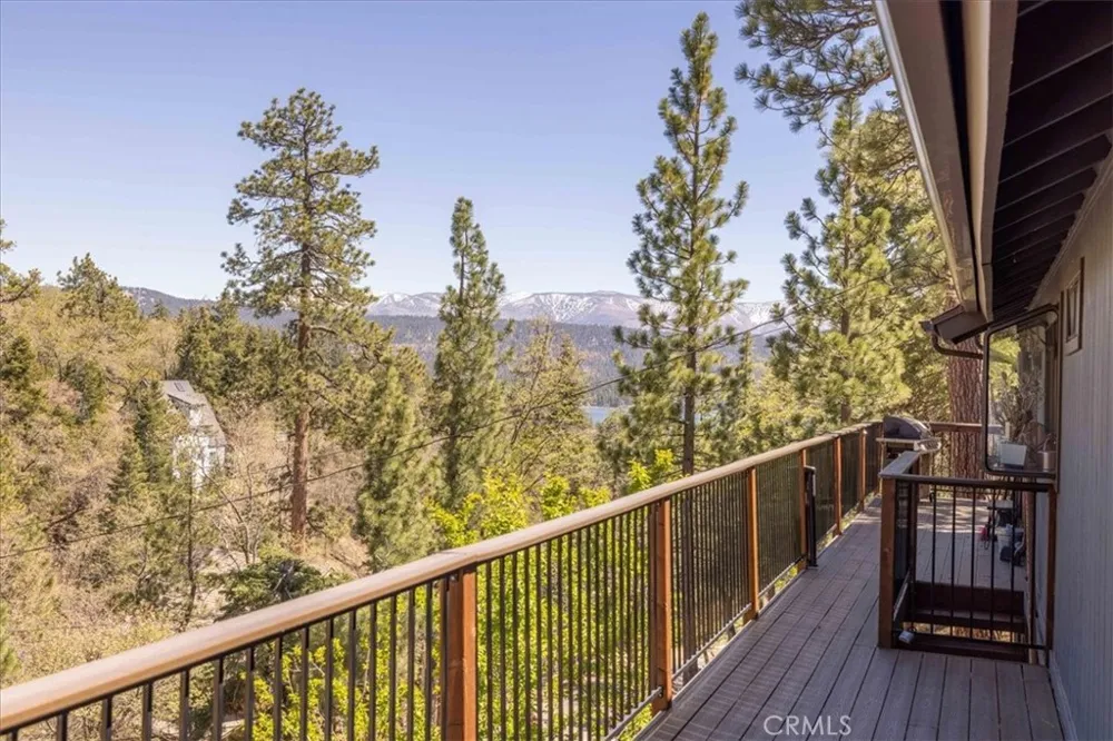 1231 Ridge Fawnskin, CA 92333