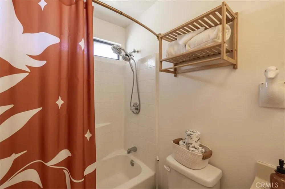 1231 Ridge Fawnskin, CA 92333
