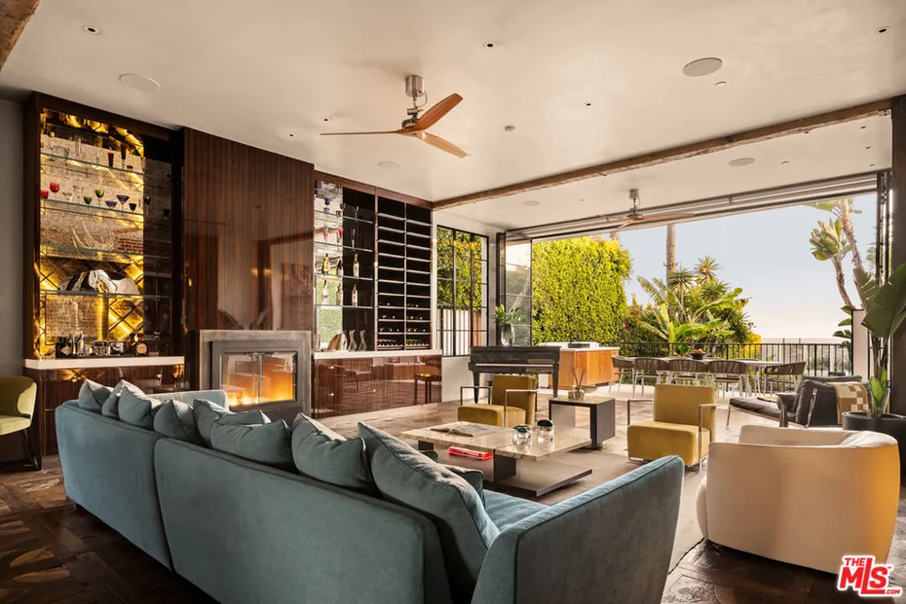 966 Palisades Beach Road Santa Monica, CA 90403