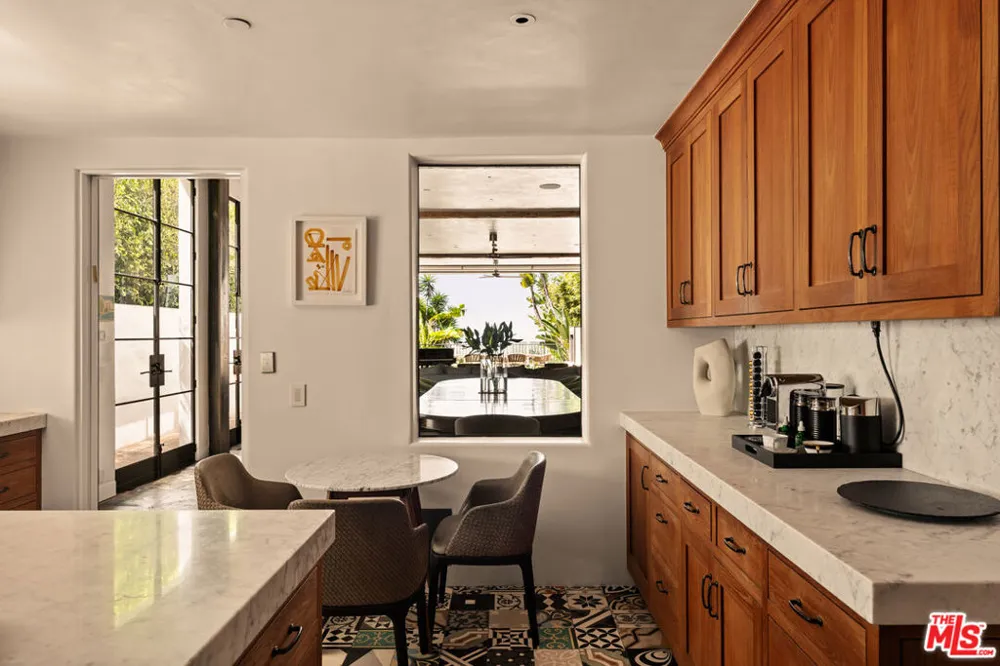 966 Palisades Beach Road Santa Monica, CA 90403