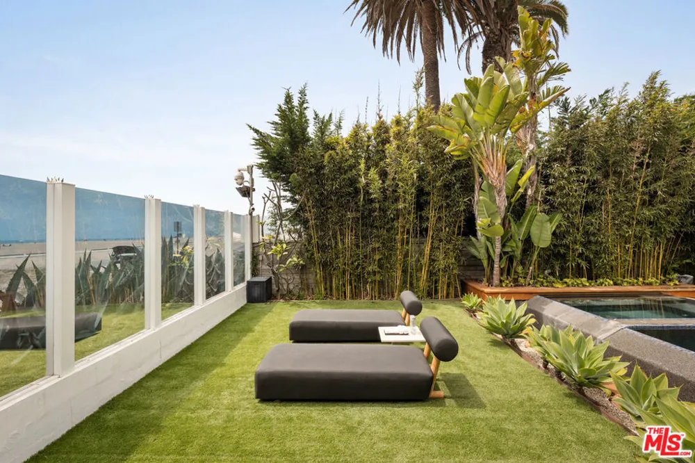 966 Palisades Beach Road Santa Monica, CA 90403