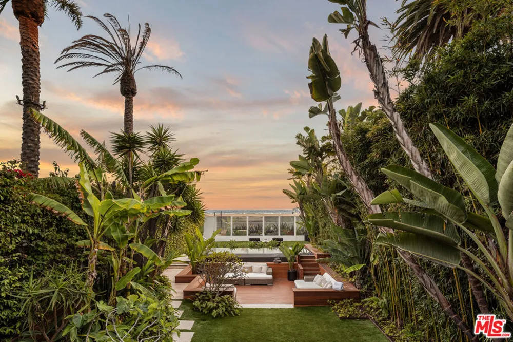 966 Palisades Beach Road Santa Monica, CA 90403
