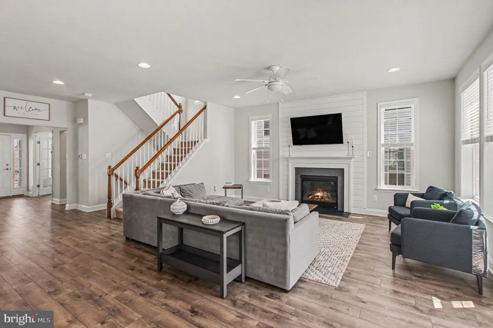624 BRIDGE STREET Spring City, PA 19475