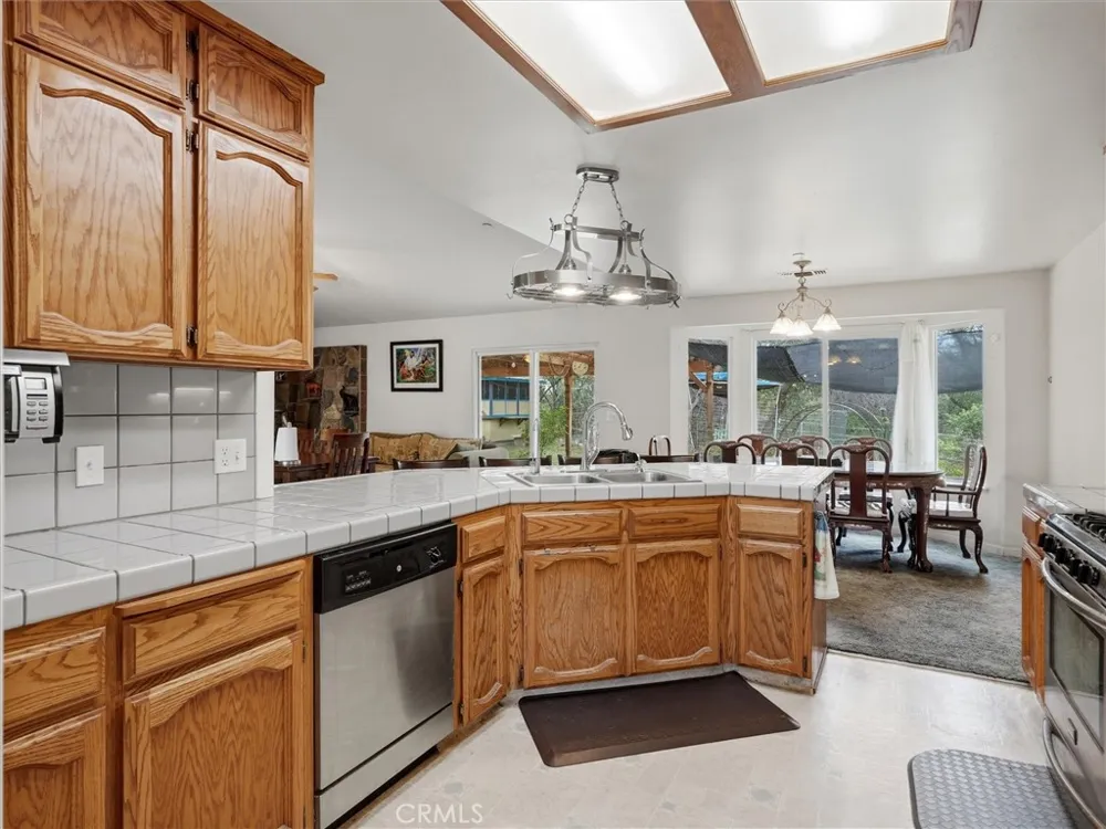 6155 State Highway 49 Mariposa, CA 95338