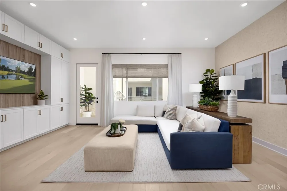 7256 Pointbreak Drive Huntington Beach, CA 92647