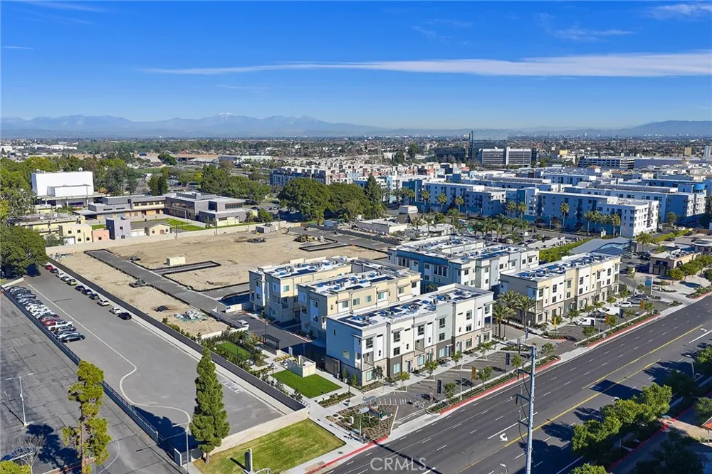 7256 Pointbreak Drive Huntington Beach, CA 92647