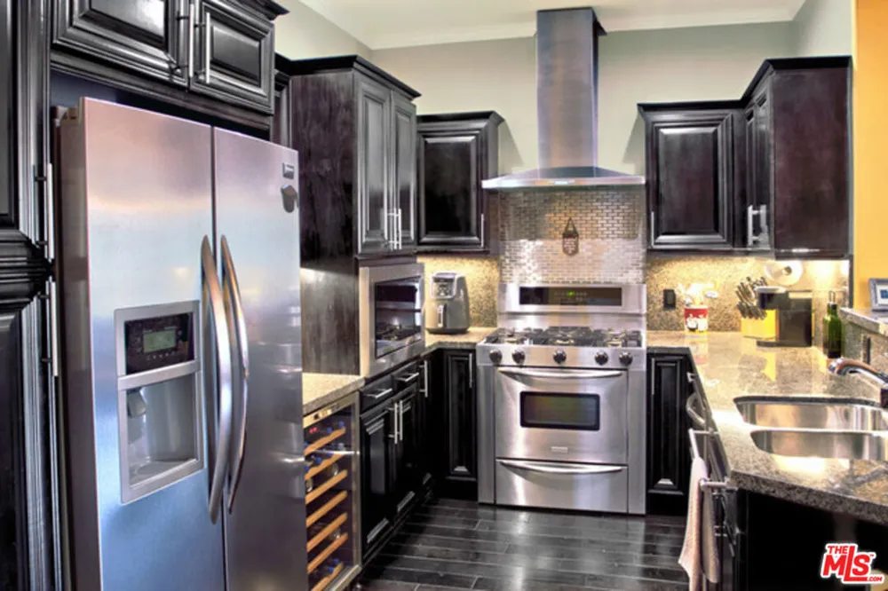 3750 Santa Rosalia Drive #604 Los Angeles, CA 90008