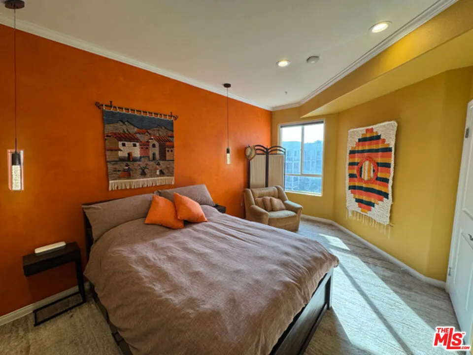 3750 Santa Rosalia Drive #604 Los Angeles, CA 90008