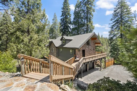 39928 Yellow Lupin Lane