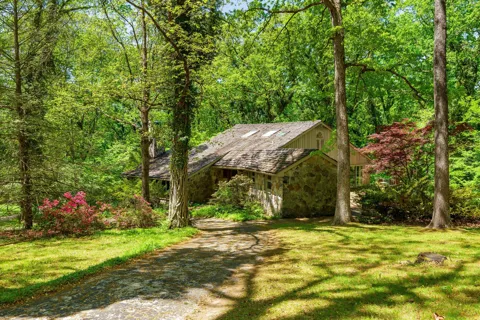 105 Riverpoint Road