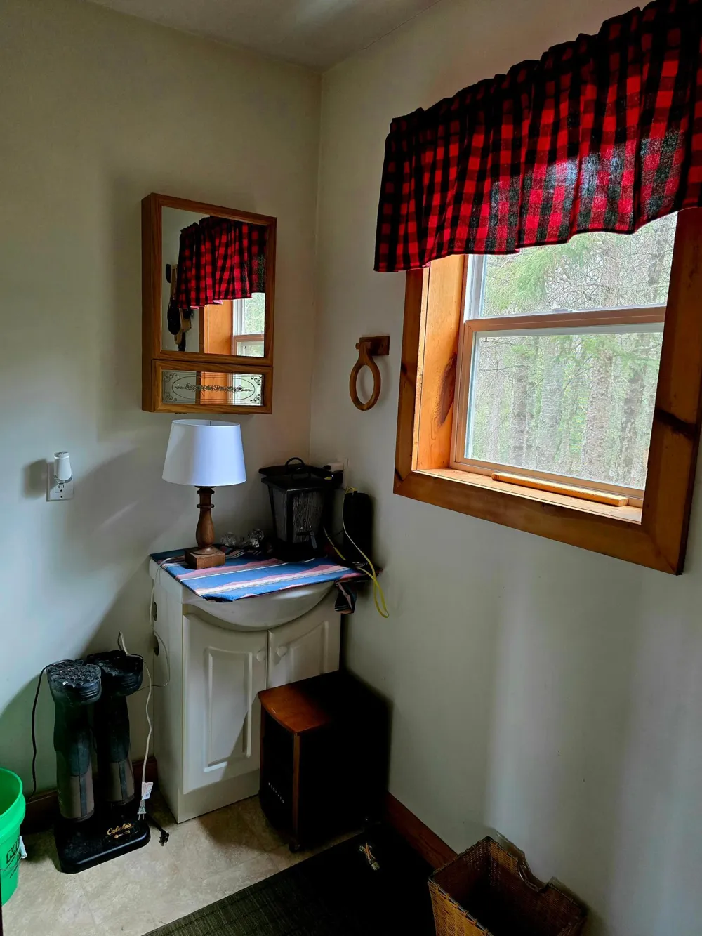 9464 Highway 53 Kabetogama, MN 56669