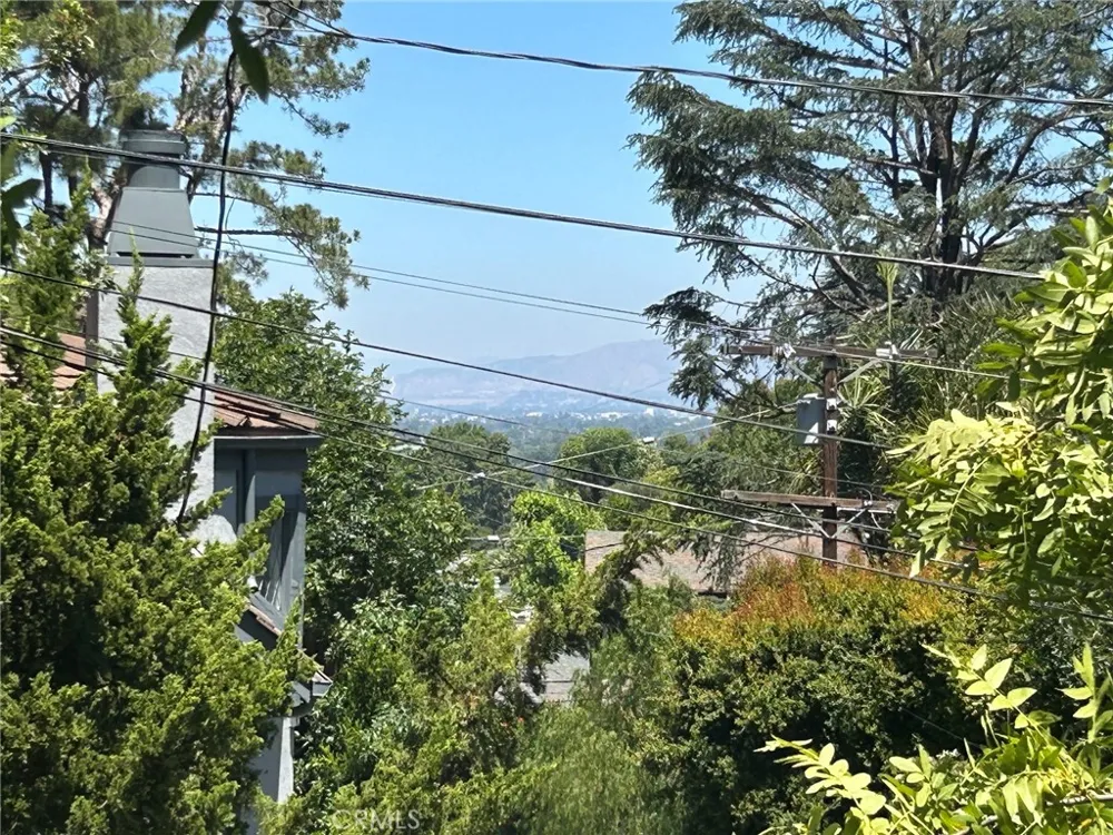 3721 Ventura Canyon Sherman Oaks, CA 91423