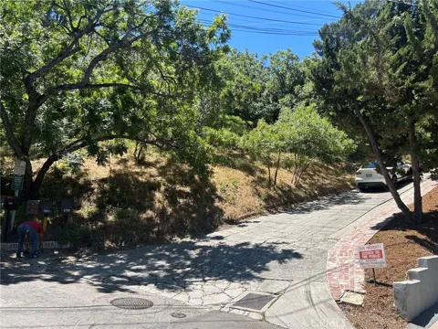 3721 Ventura Canyon