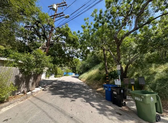 3721 Ventura Canyon Sherman Oaks, CA 91423
