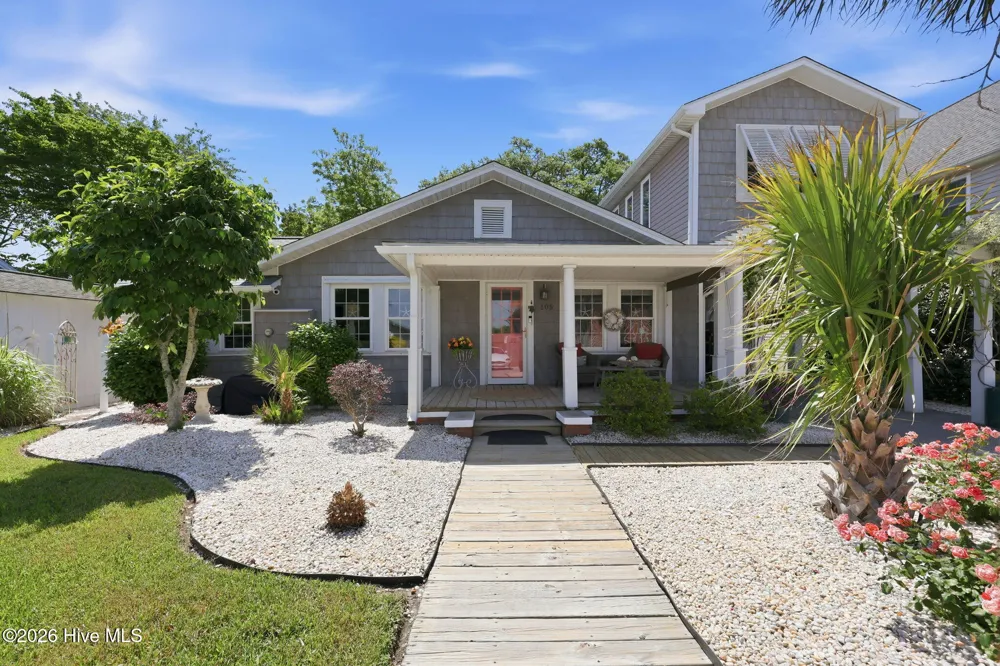 105 S Webb Street Swansboro, NC 28584
