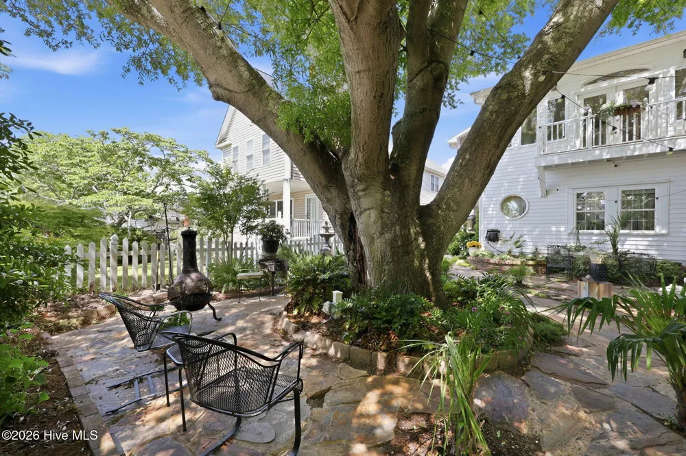 105 S Webb Street Swansboro, NC 28584