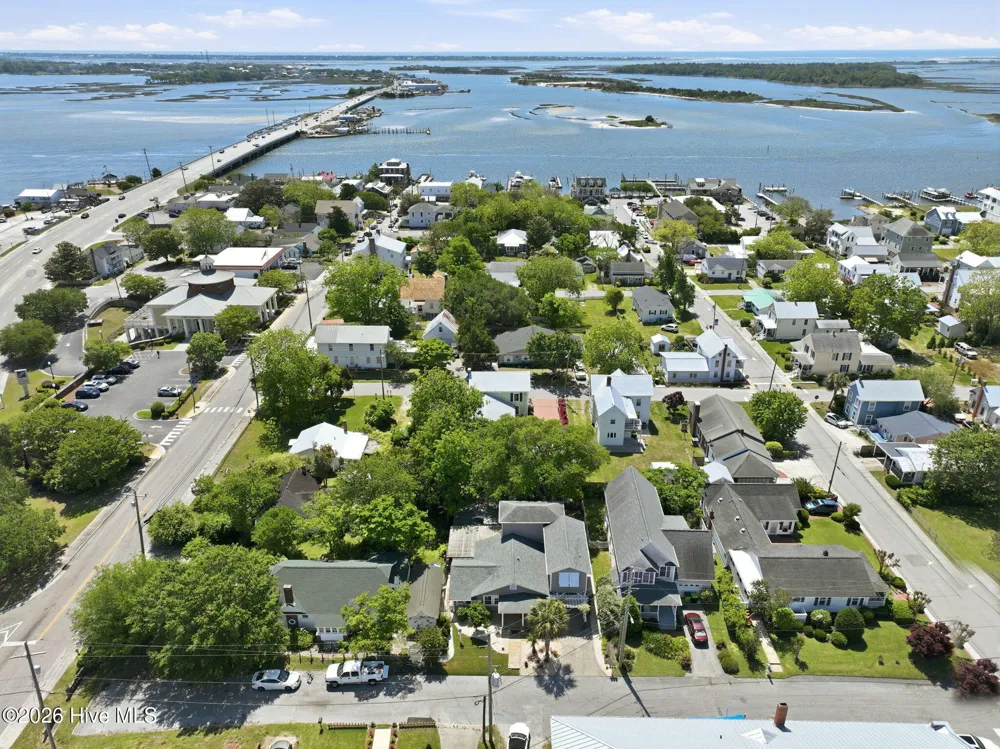 105 S Webb Street Swansboro, NC 28584