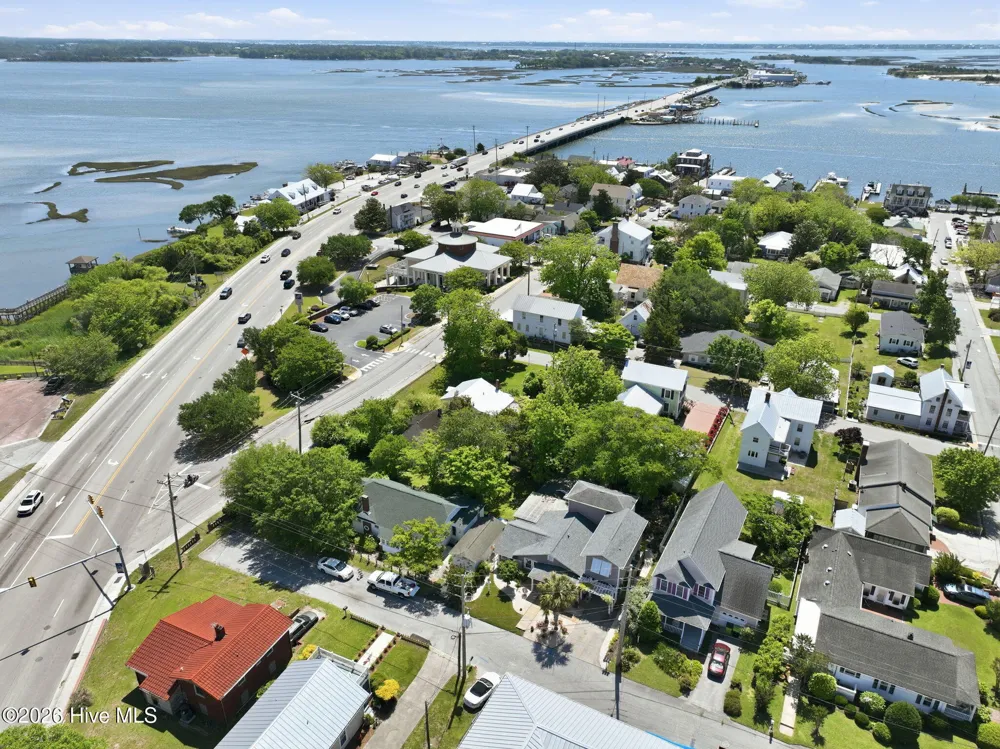105 S Webb Street Swansboro, NC 28584